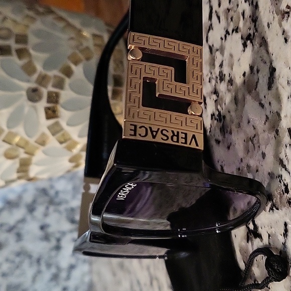 Versace Sunglasses - Picture 5 of 7